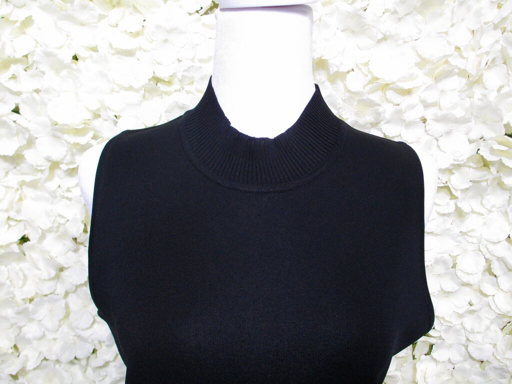 L black tank top high neck knit