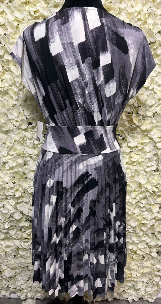 Donna Morgan Short Sleeve Multi color dress