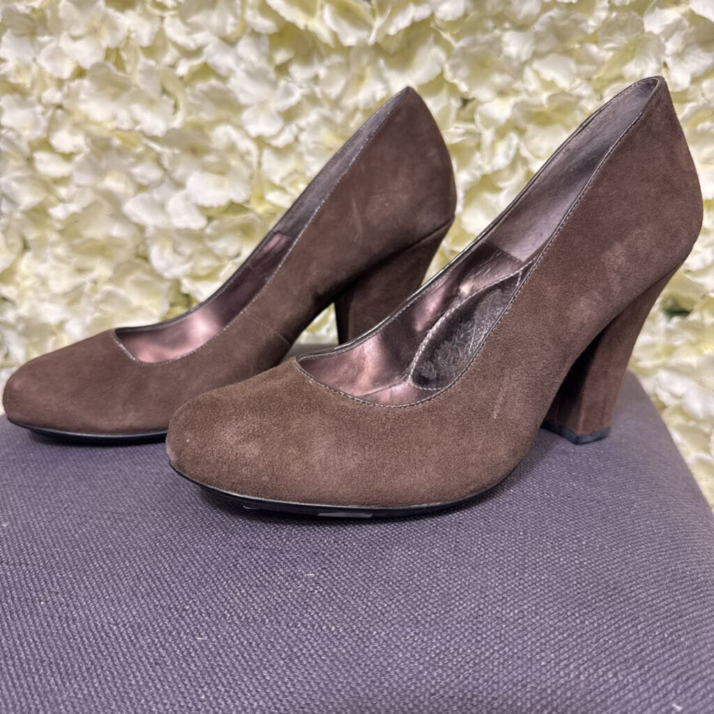 brown suede pumps