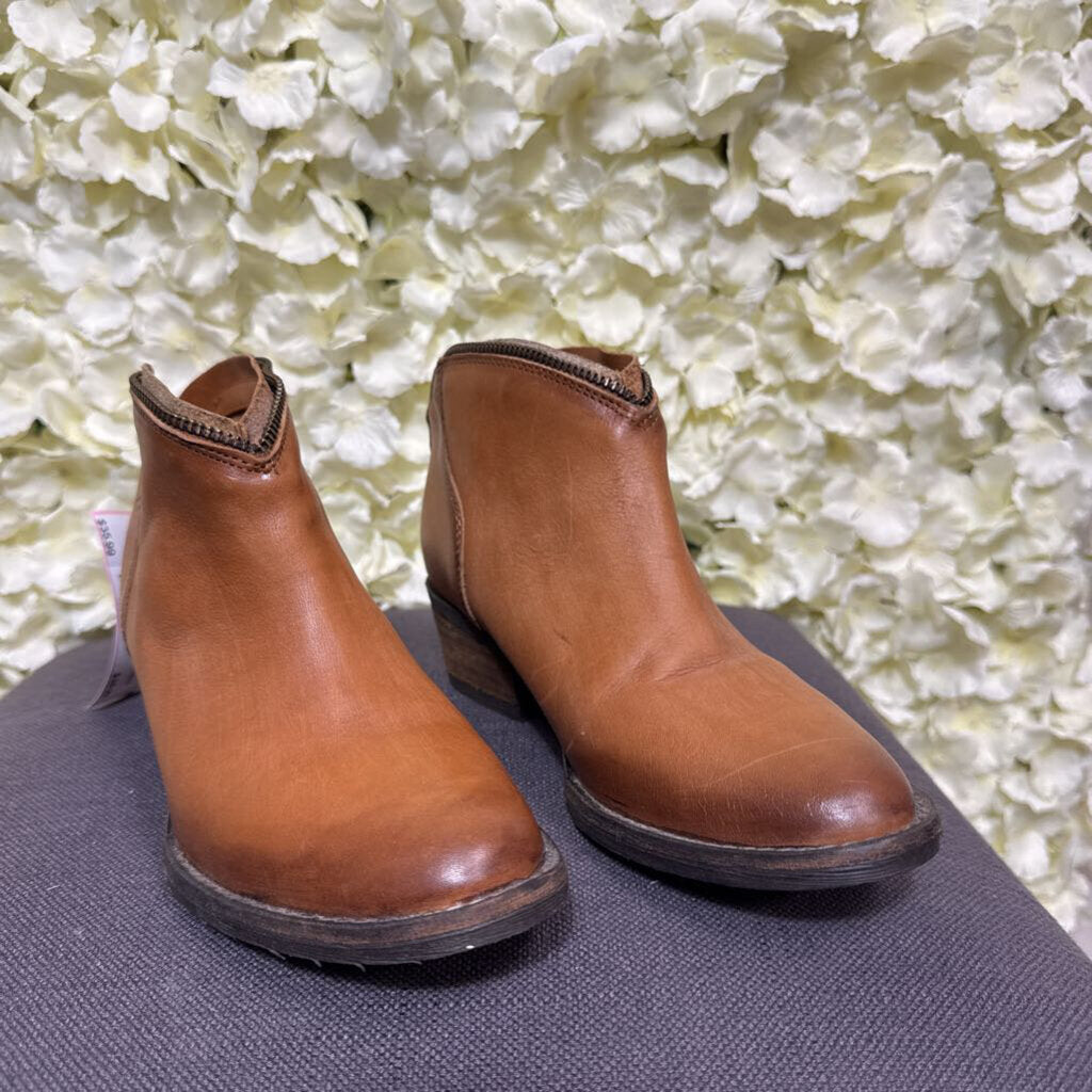 brown leather ankle boot