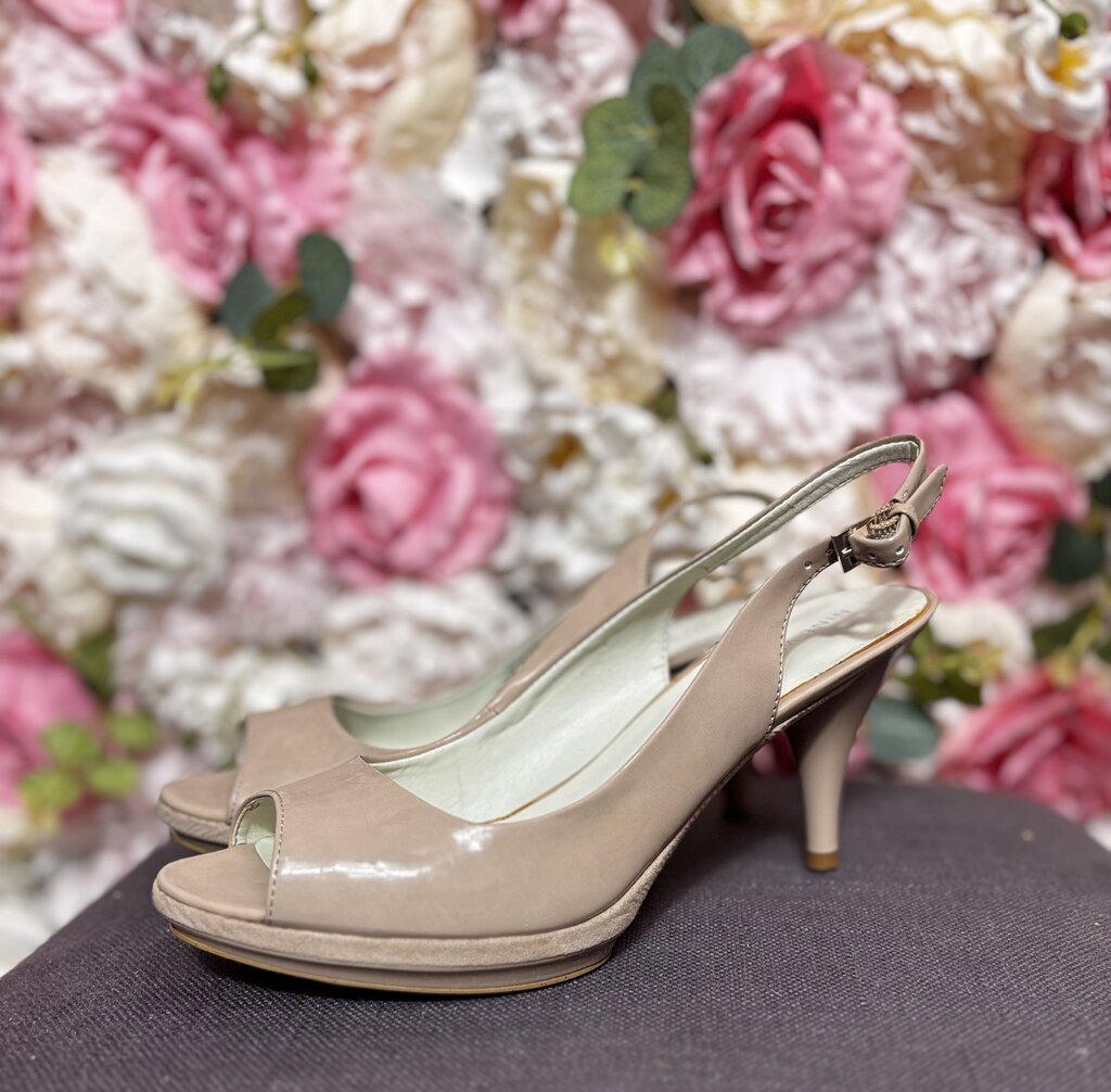 nude open toe pump heel