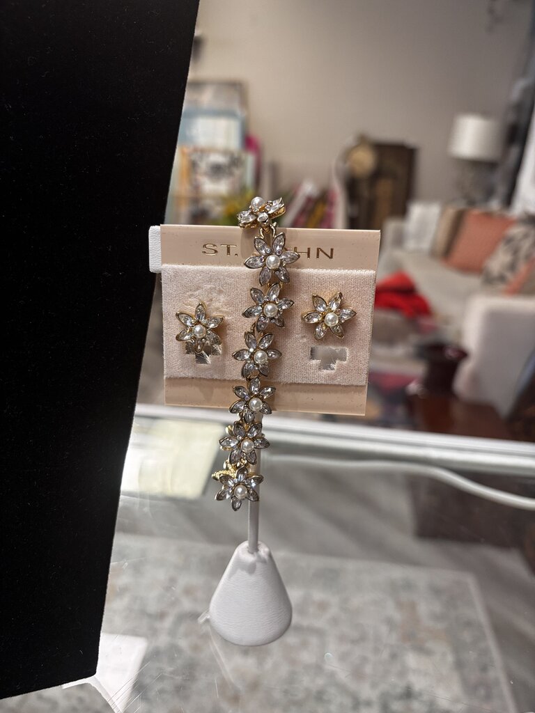 gold floral necklace bracelet earring set