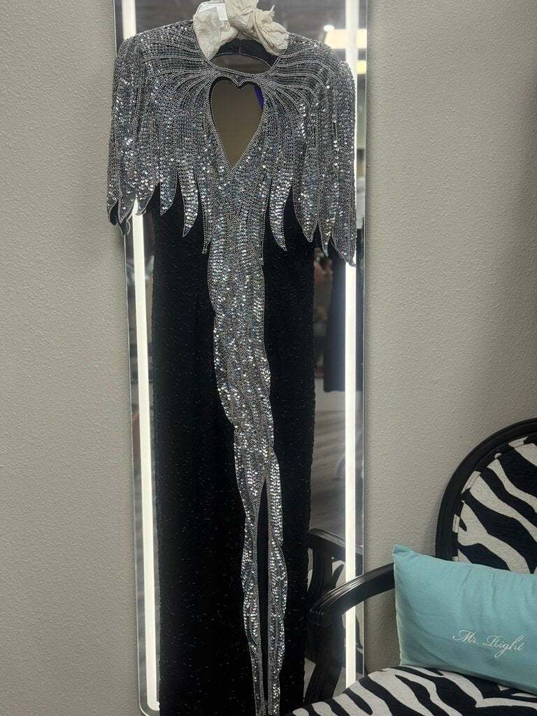 8/10 black & white slit sequin dress