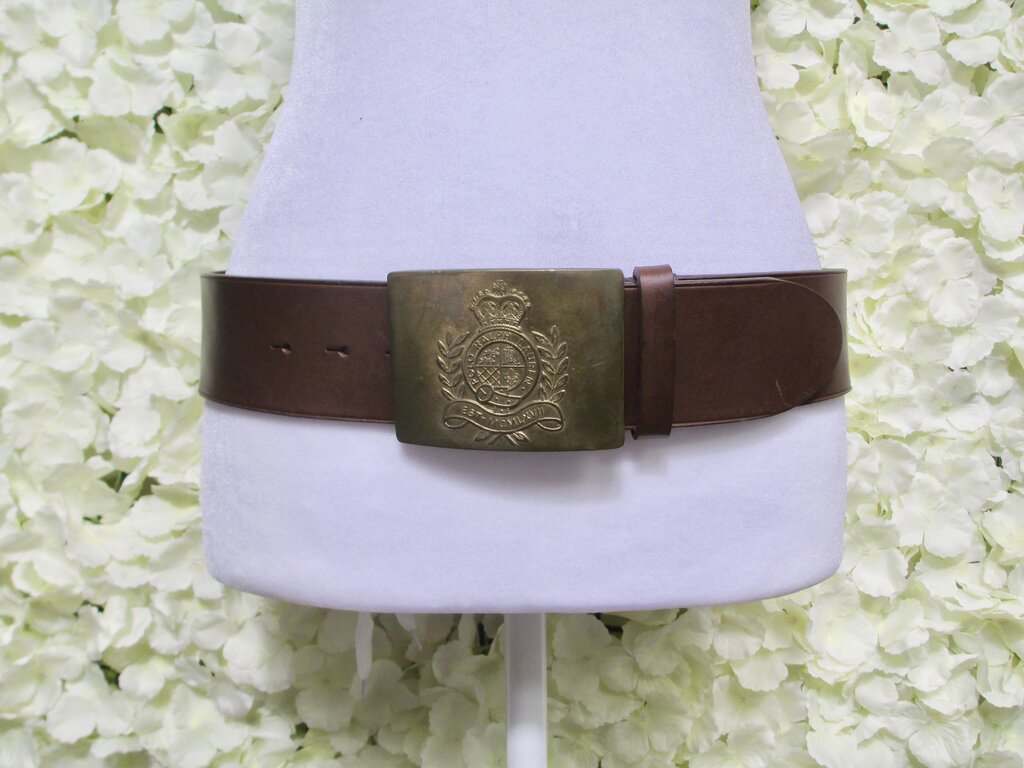 s brown leather belt w/ brass buckle