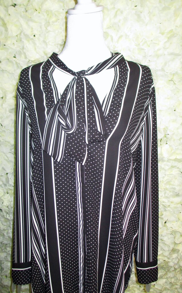 L black button down w/ white stripes