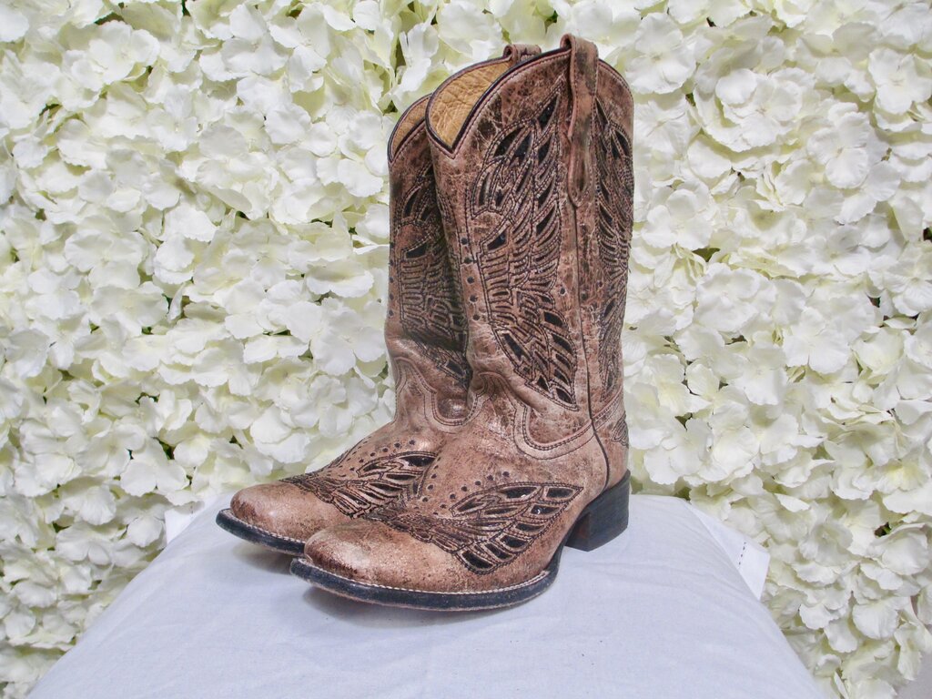 6.5 black/brown cowgirl boots