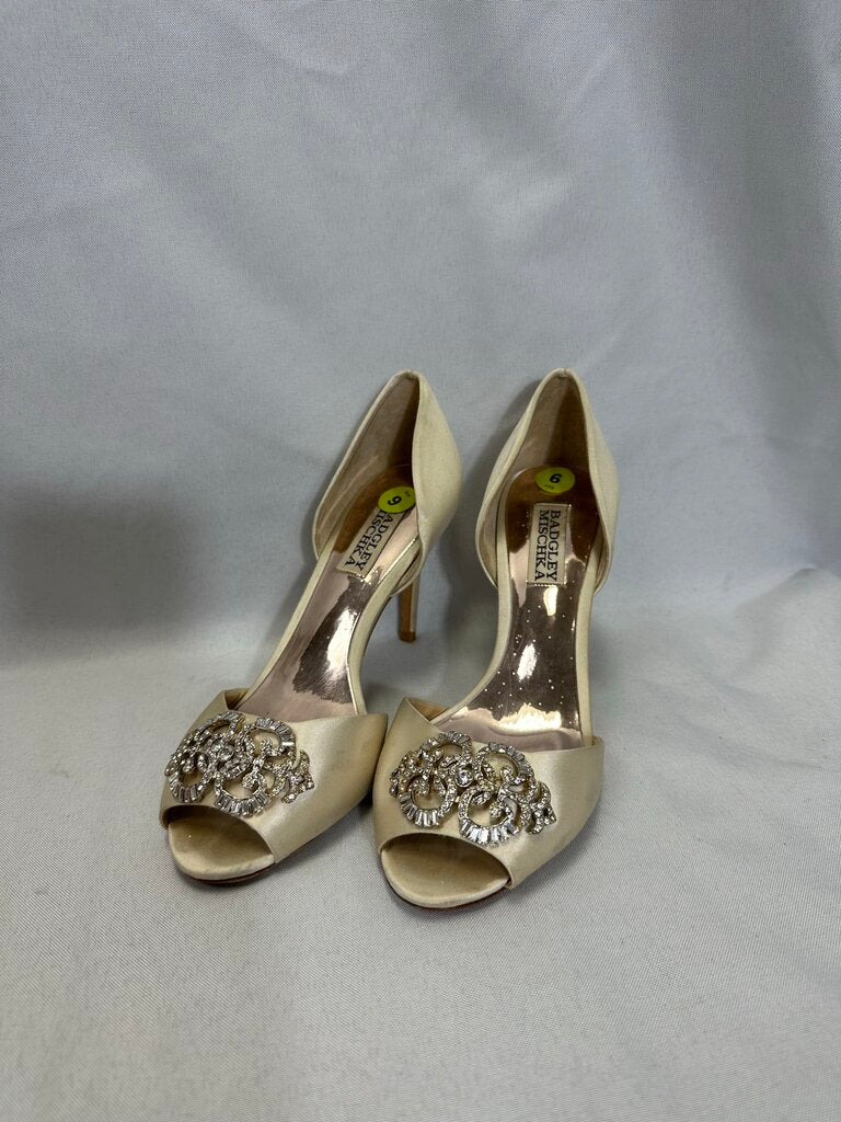 Badgley Mischka Cream Embellished Heels
