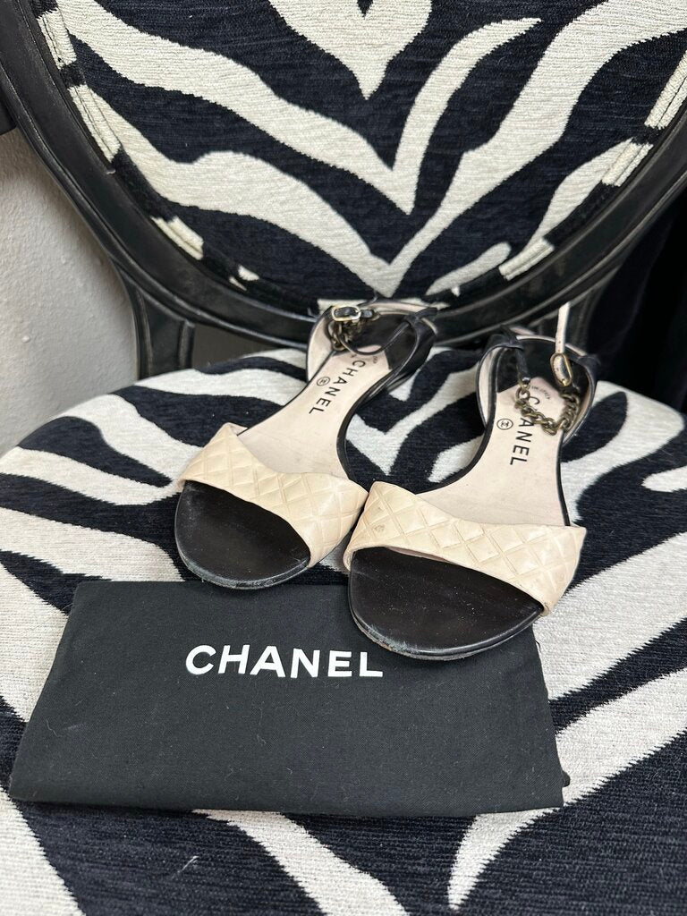 Chanel Black and Tan Flats