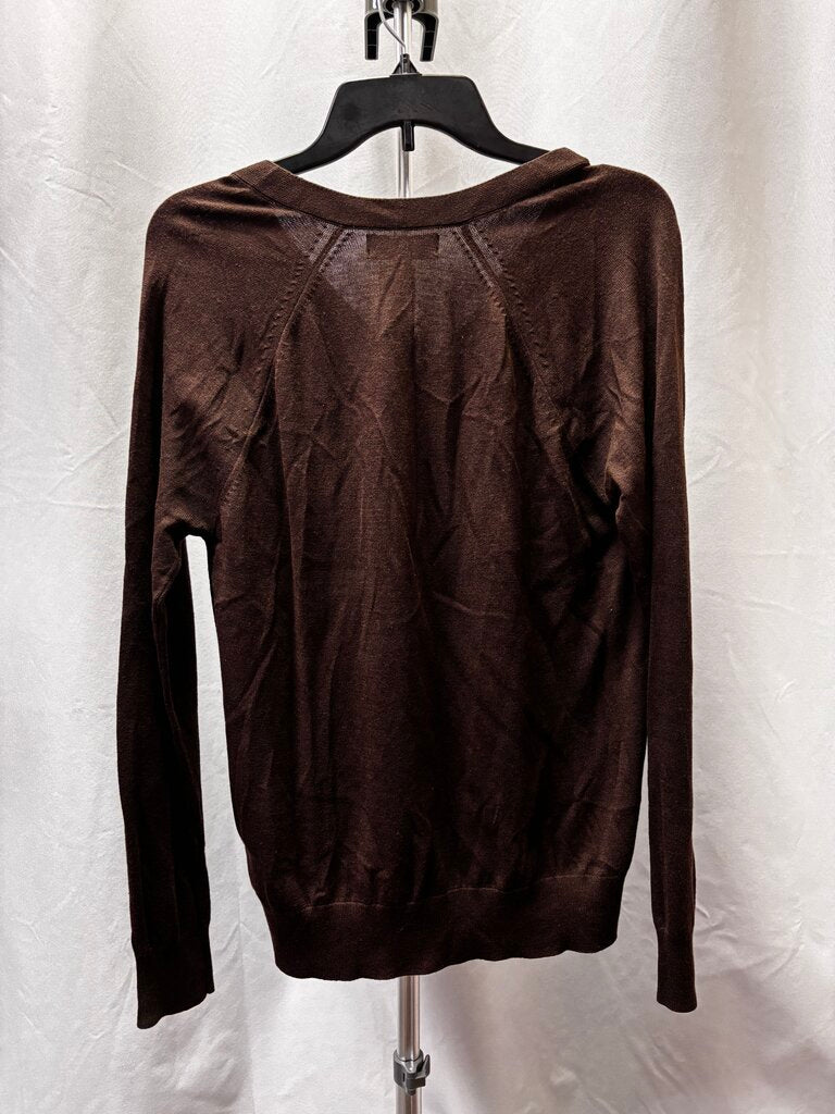 M brown low v-neck sweater