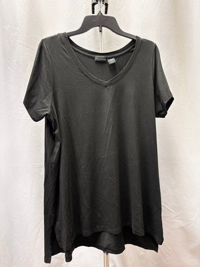 1x black low v neck short sleeve shirt