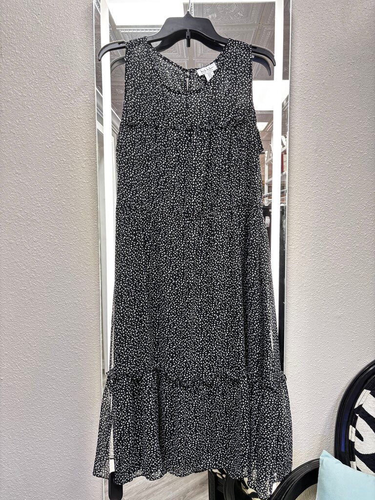 16 black & white pattern sleeveless dress