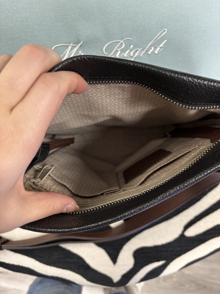 London groove black purse with brown accents