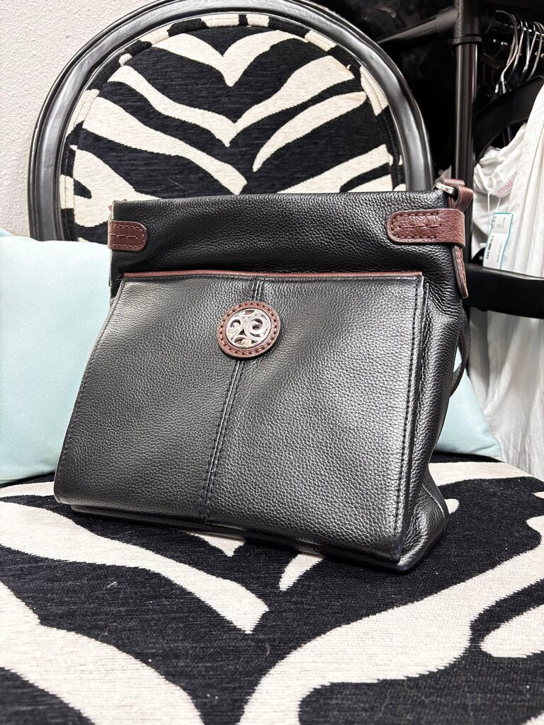 London groove black purse with brown accents