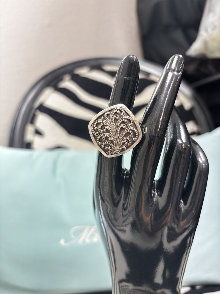 Lois Hill STER large grey ring