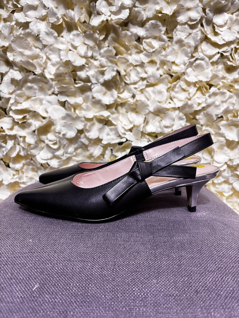 9 black leather sling back pump