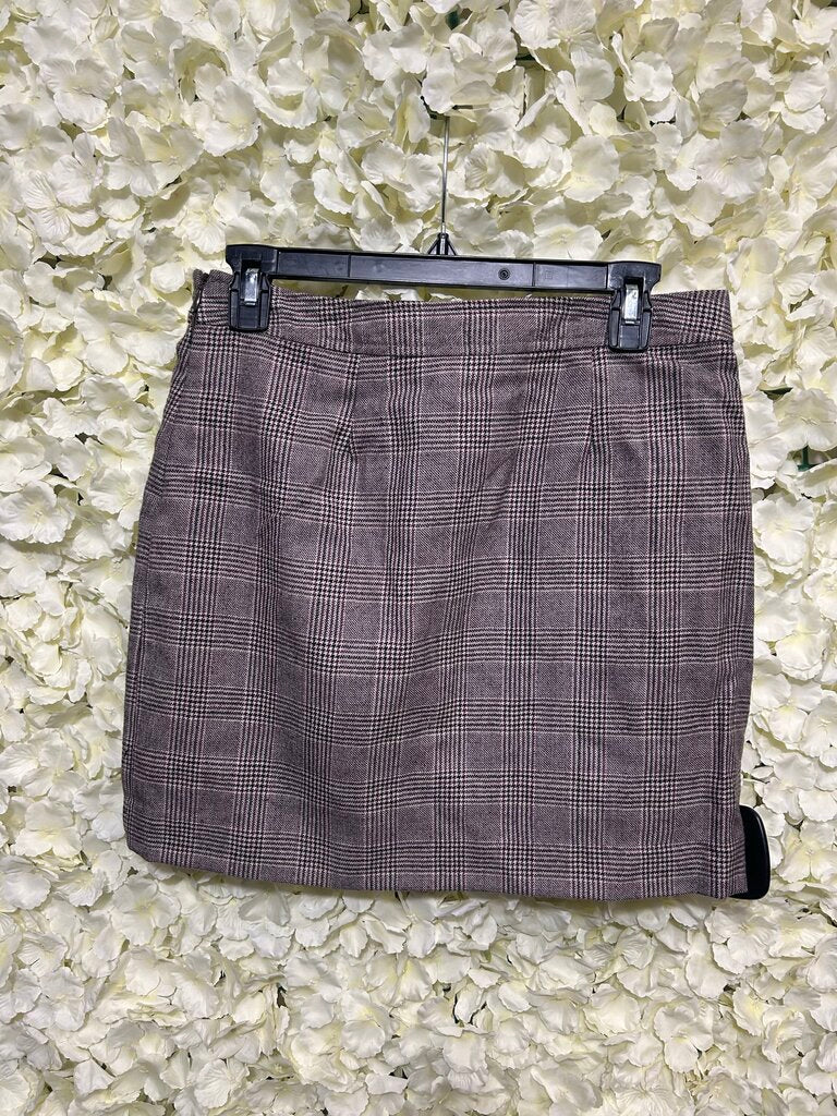 Banana Republic Black & Beige Stripped Skirt with Button Details