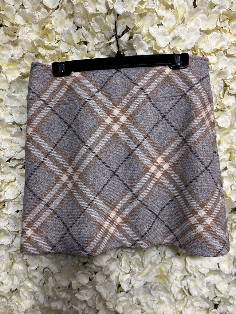 grey plaid skirt