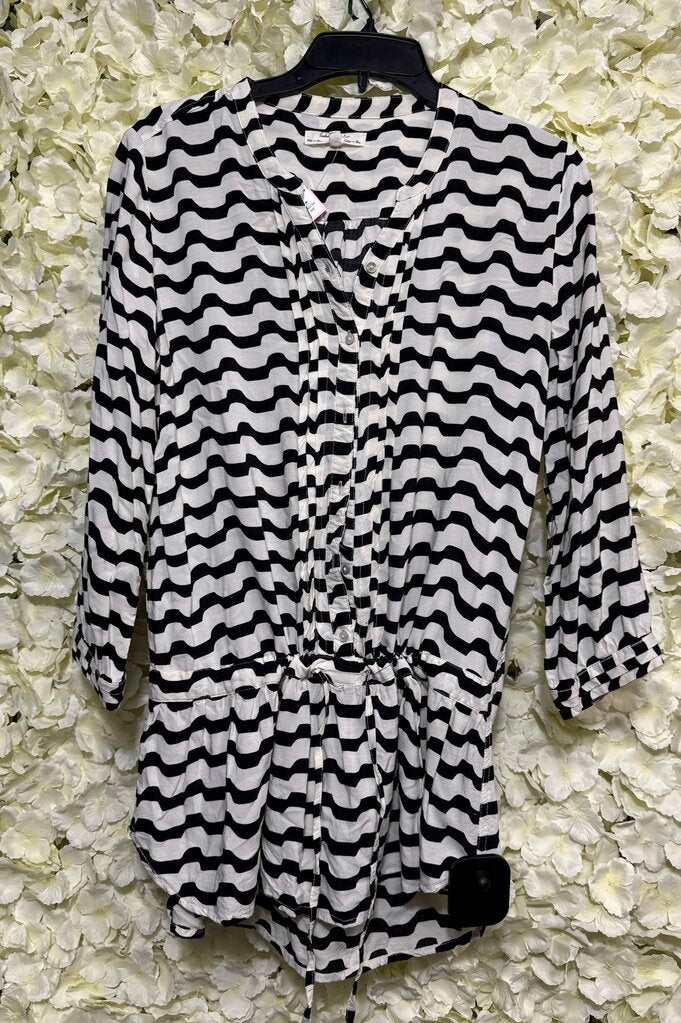 black white scallop long sleeve