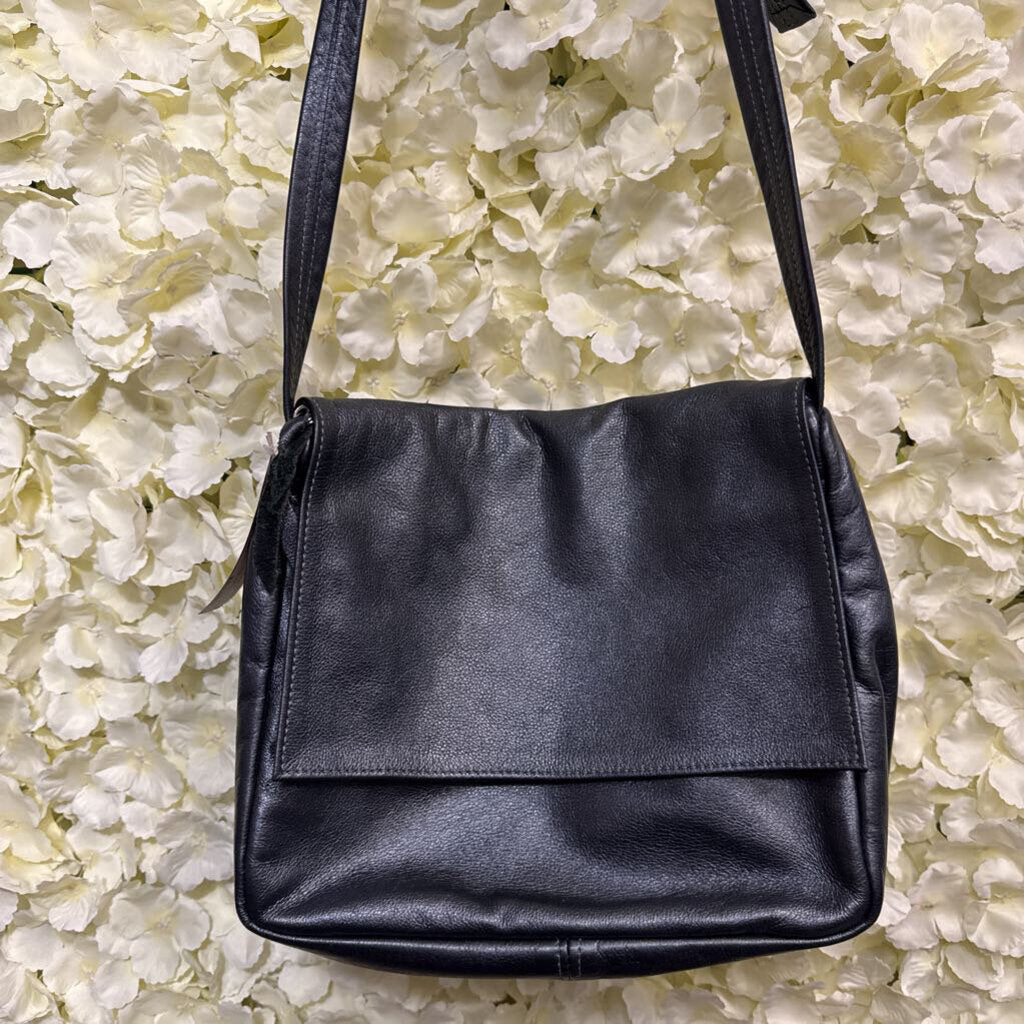 black crossbody bag